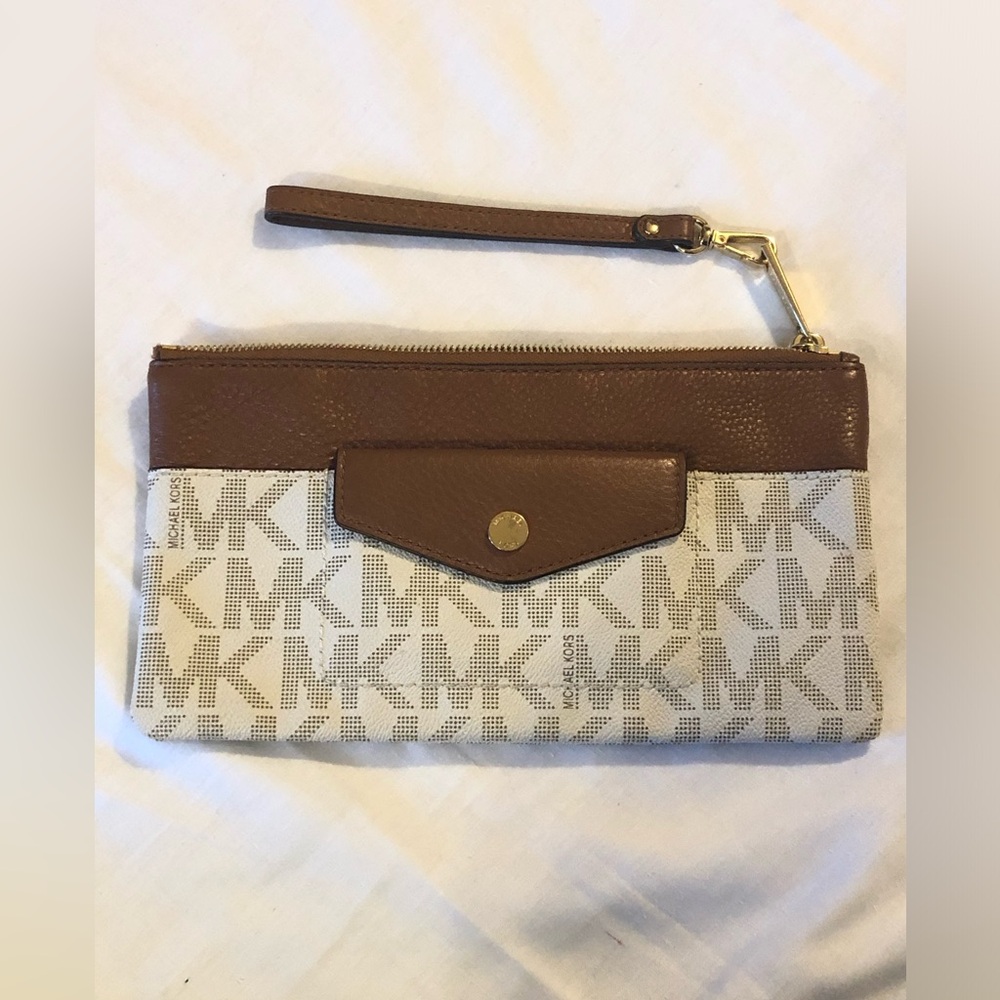 Michael Kors Wristlet